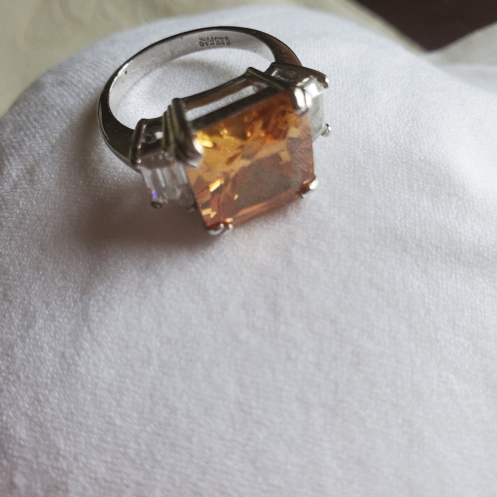 Jewelry - Picture 2 of 2